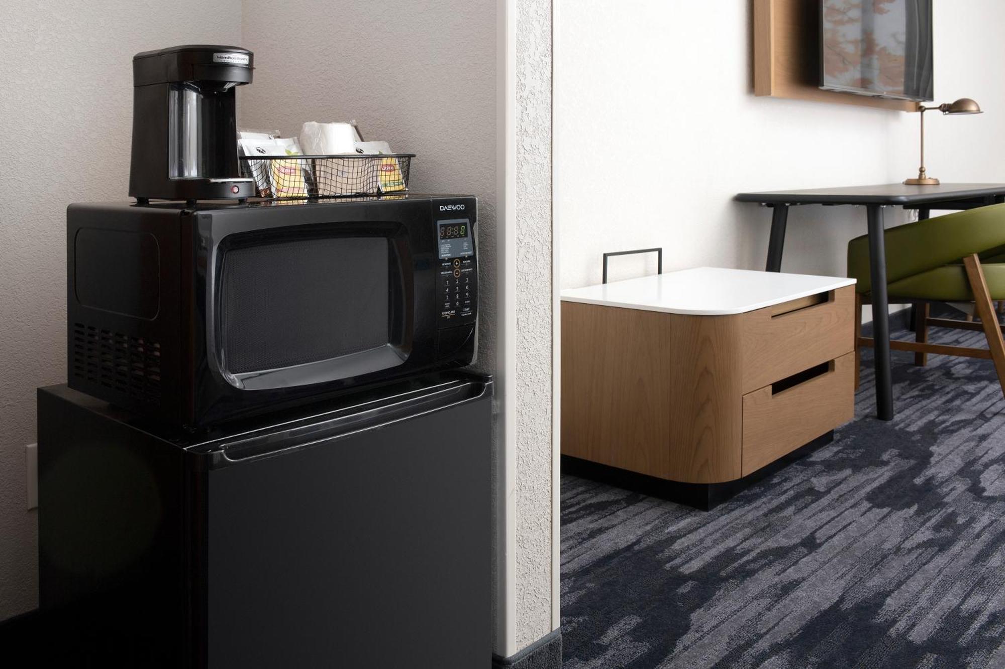 Fairfield Inn & Suites By Marriott Alexandria West/Mark Center Extérieur photo