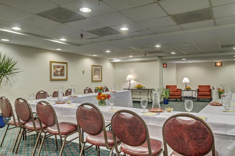 Fairfield Inn & Suites By Marriott Alexandria West/Mark Center Extérieur photo