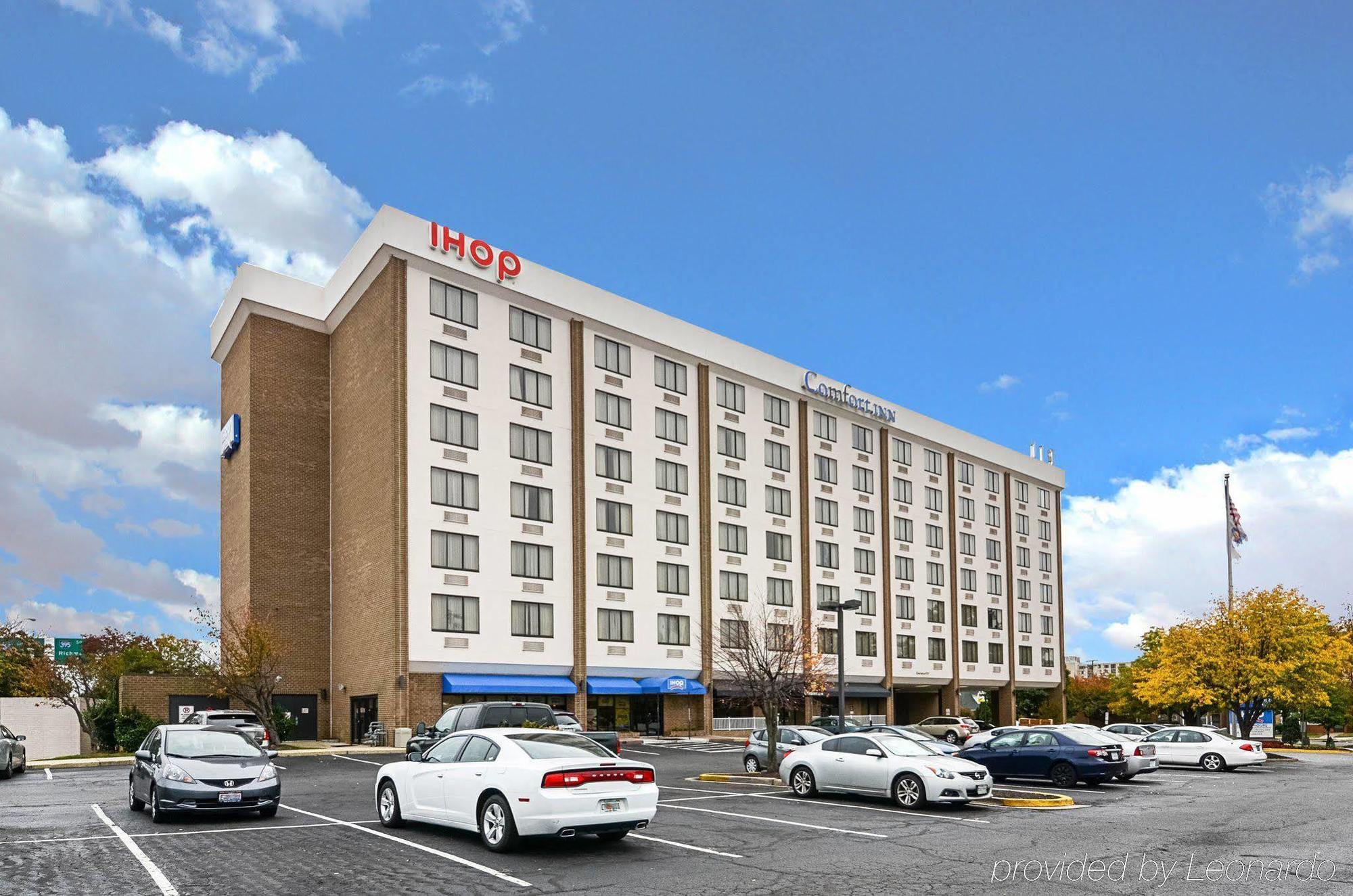 Fairfield Inn & Suites By Marriott Alexandria West/Mark Center Extérieur photo
